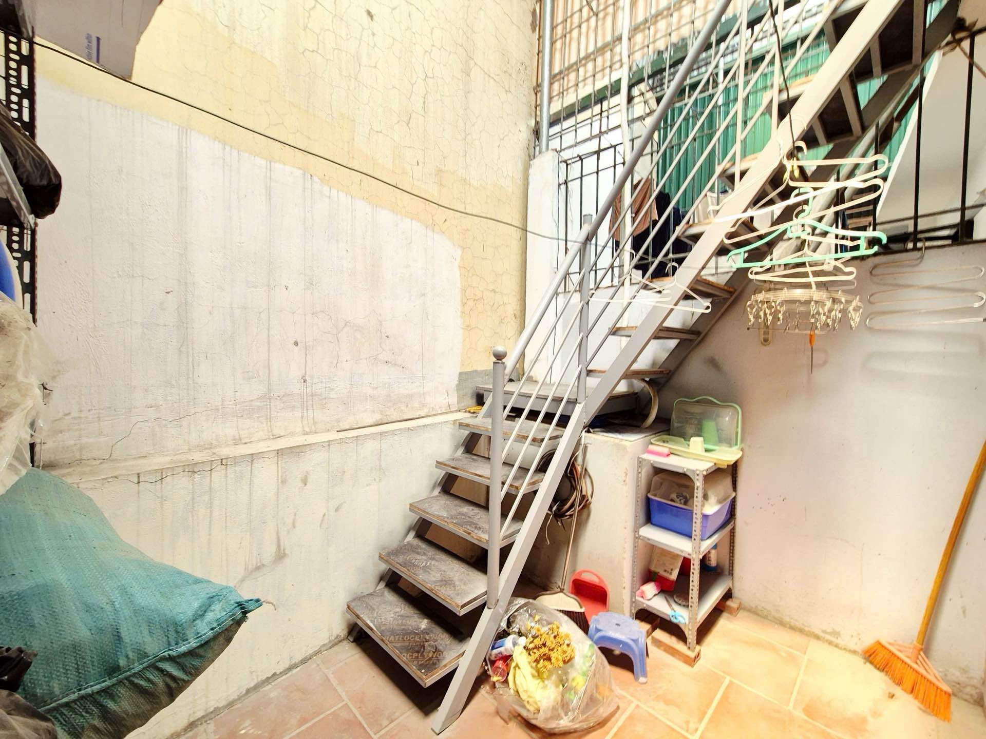 Bán nhà Định Công Thượng - diện tích 28m2 5 tầng - Gần Ô tô - giá 9,5 tỷ