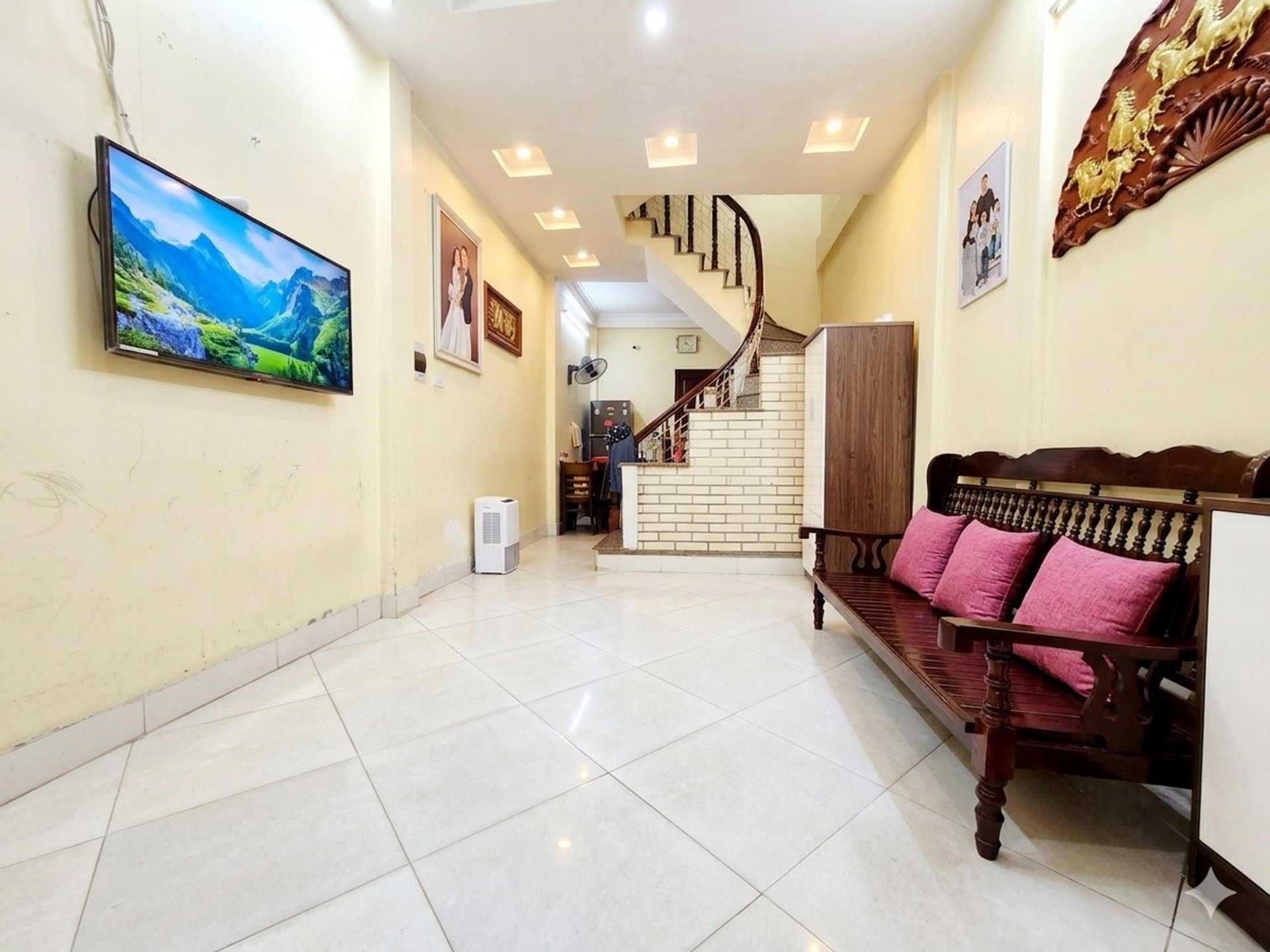Bán nhà Định Công Thượng - diện tích 28m2 5 tầng - Gần Ô tô - giá 9,5 tỷ