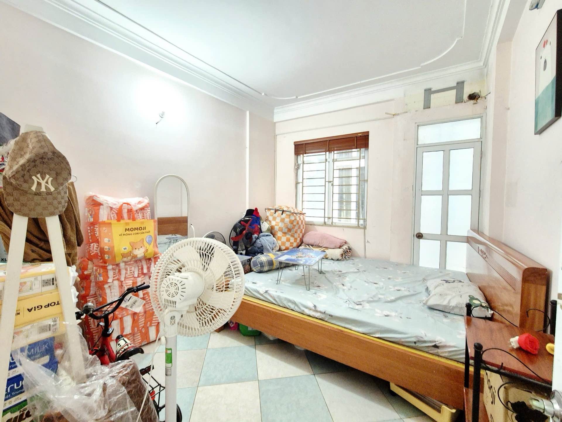 Bán nhà Định Công Thượng - diện tích 28m2 5 tầng - Gần Ô tô - giá 9,5 tỷ