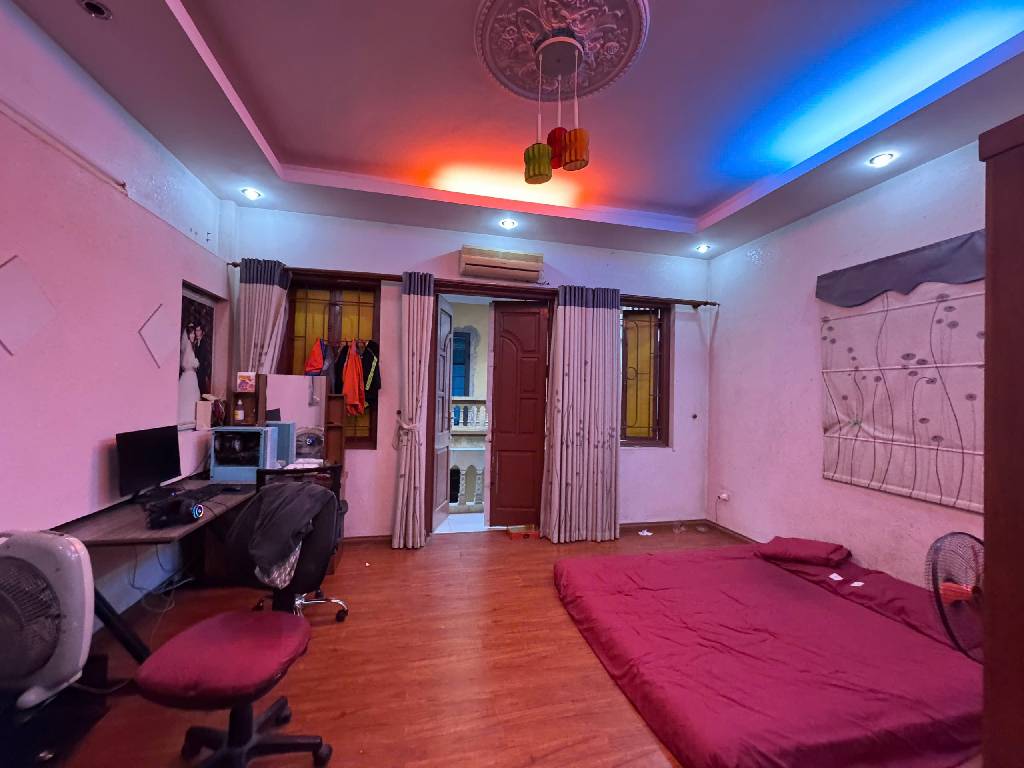 Bán nhà Trường Chinh - diện tích 98m2 4 tầng - Ngõ thông - giá 27,5 tỷ