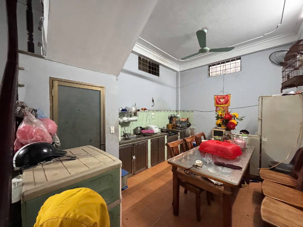 Bán nhà Trường Chinh - diện tích 98m2 4 tầng - Ngõ thông - giá 27,5 tỷ