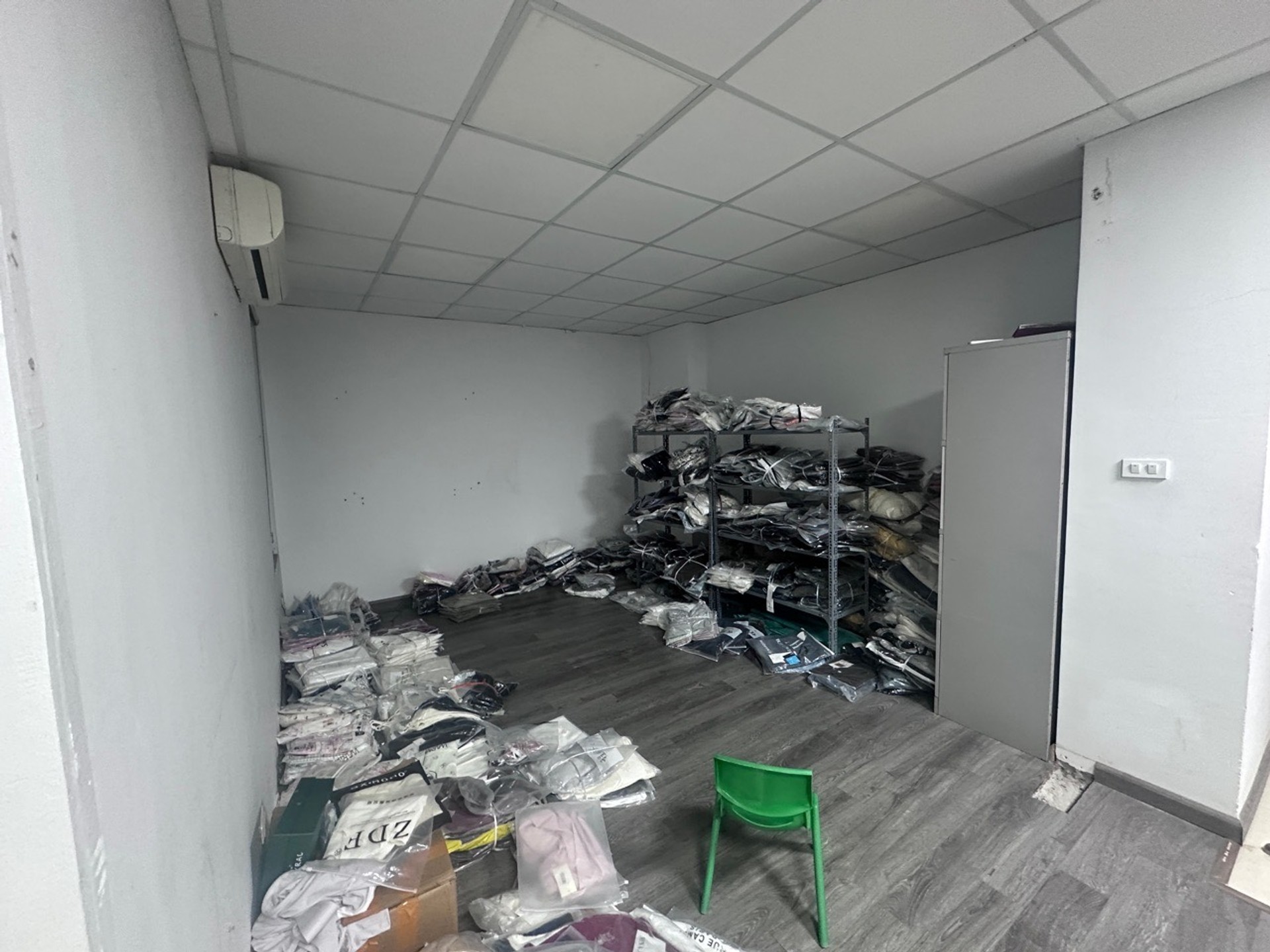 Bán nhà Định Công - diện tích 69m2 1 tầng - Mặt phố - giá 6,5 tỷ