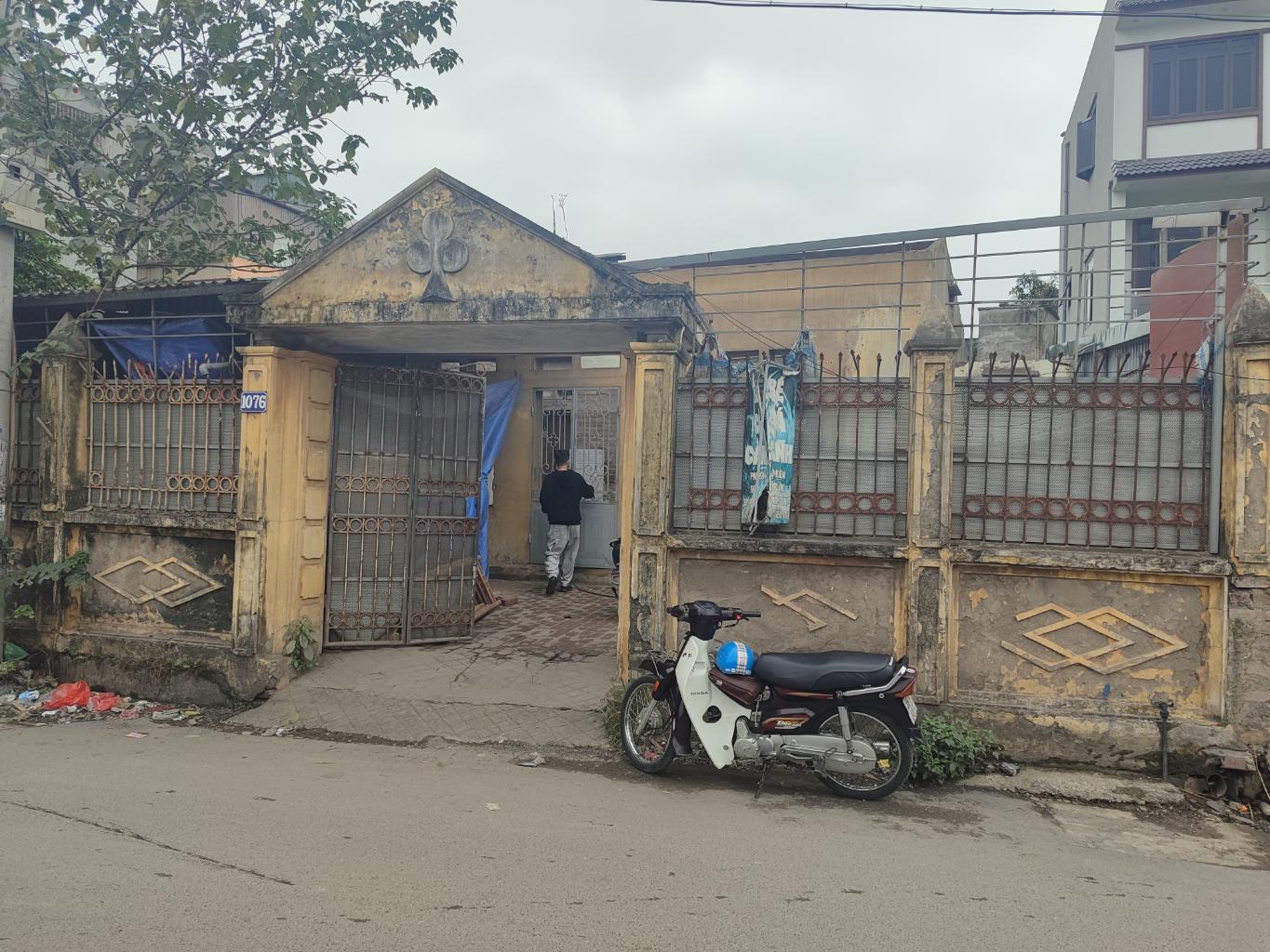 Bán nhà Nguyễn Khoái - diện tích 260m2 1 tầng - Mặt phố kinh doanh ô tô tránh - giá 32 tỷ