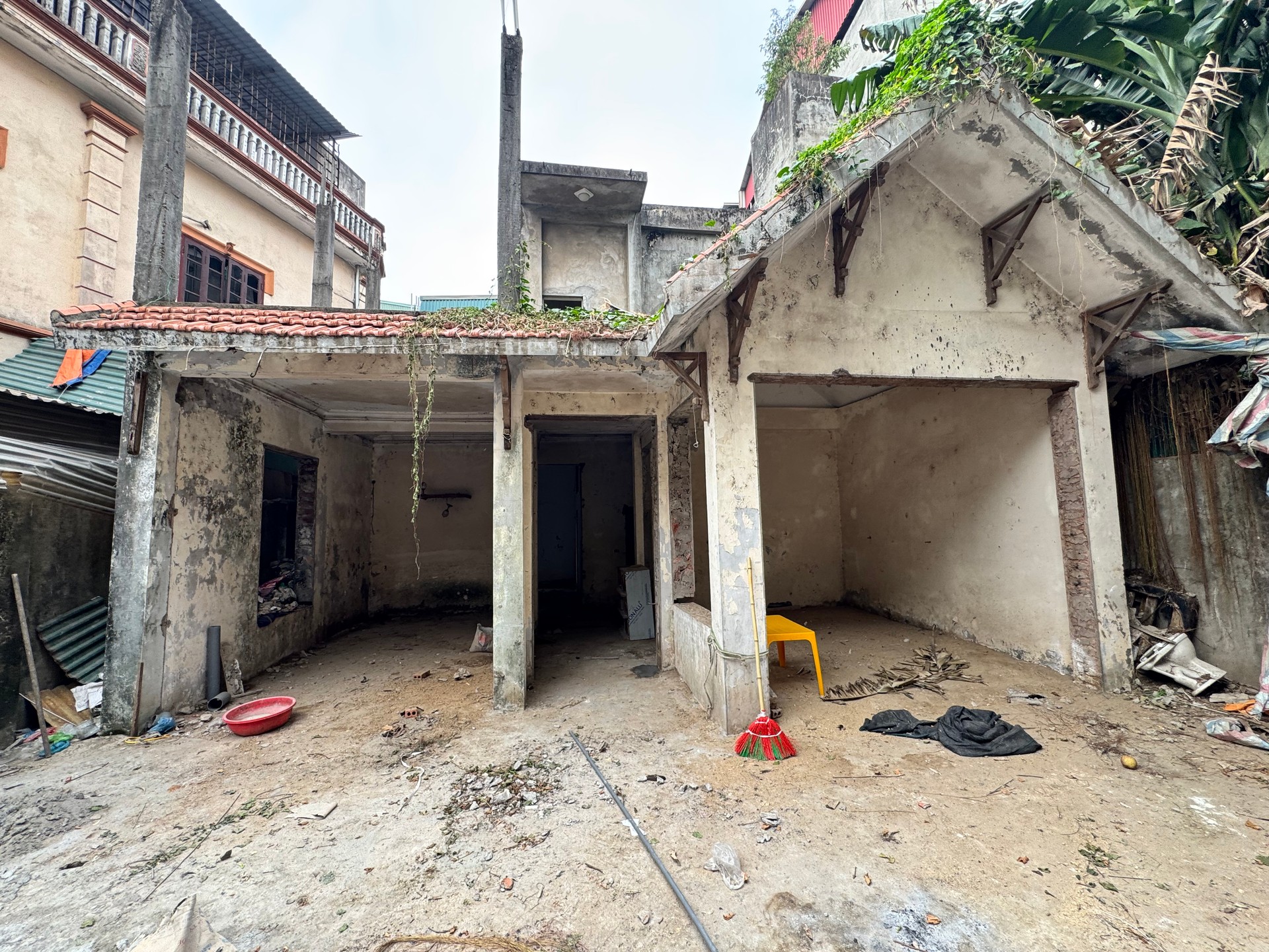 Bán nhà Nam Dư - diện tích 149m2 2 tầng - Ô TÔ - giá 26,8 tỷ