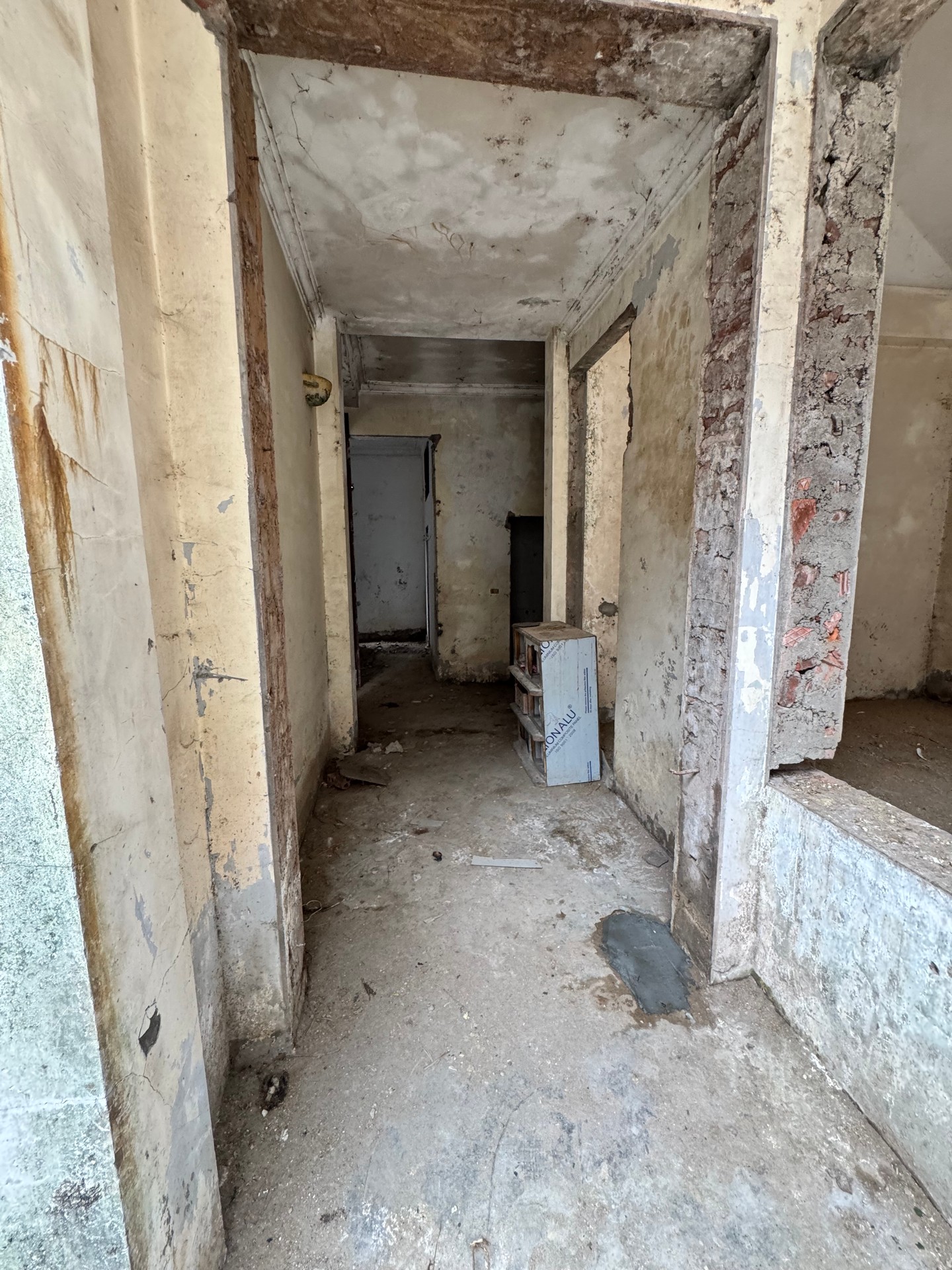 Bán nhà Nam Dư - diện tích 149m2 2 tầng - Ô TÔ - giá 26,8 tỷ