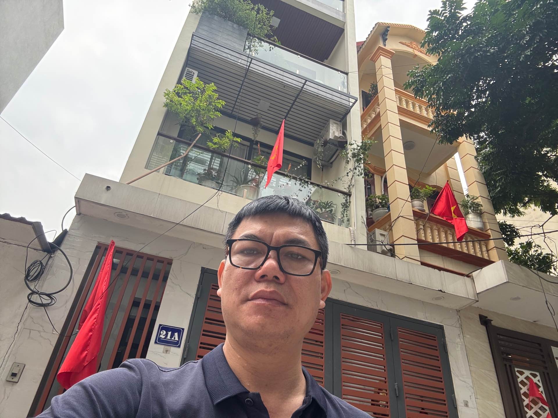 Bán nhà Ngõ 4 Cầu Bươu - diện tích 91m2 4 tầng - Ô TÔ TRÁNH - giá 25 tỷ