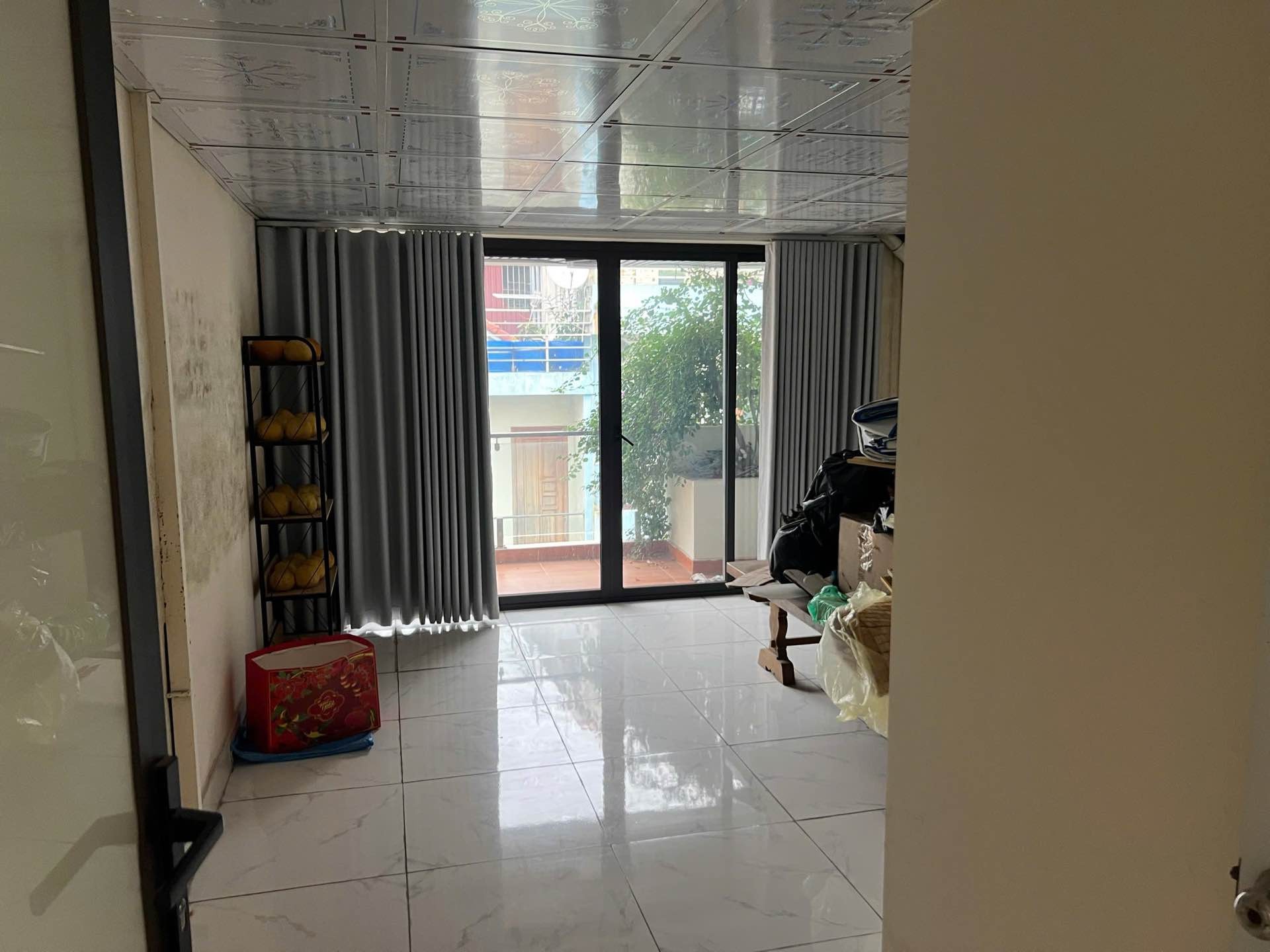 Bán nhà Ngõ 4 Cầu Bươu - diện tích 91m2 4 tầng - Ô TÔ TRÁNH - giá 25 tỷ