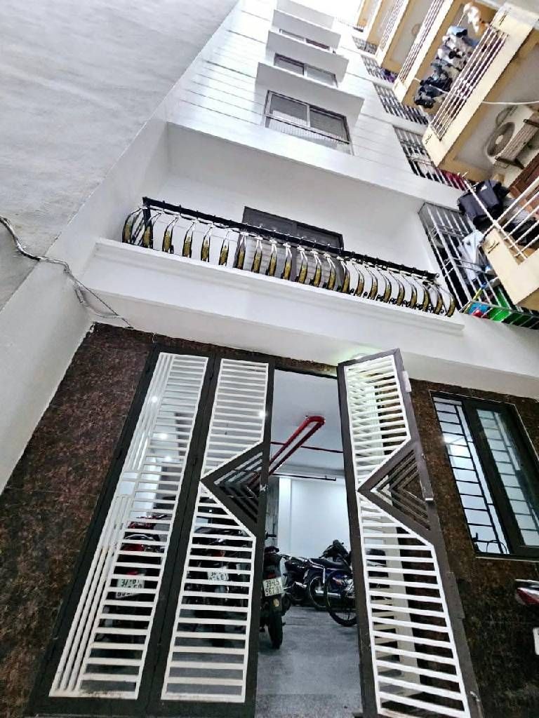 Bán nhà Pháo Đài Láng - diện tích 71m2 7 tầng - Thang máy - giá 27,5 tỷ