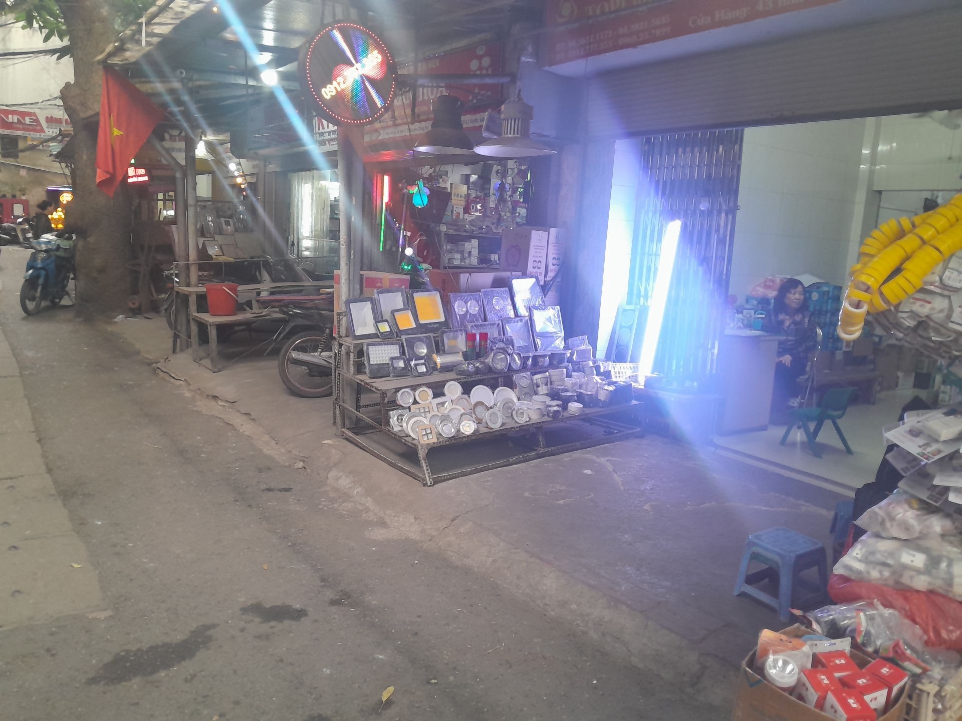 Bán nhà Nguyễn Công Trứ - diện tích 70m2 1 tầng - Kinh doanh tầng 1 sầm uất - giá 5,8 tỷ