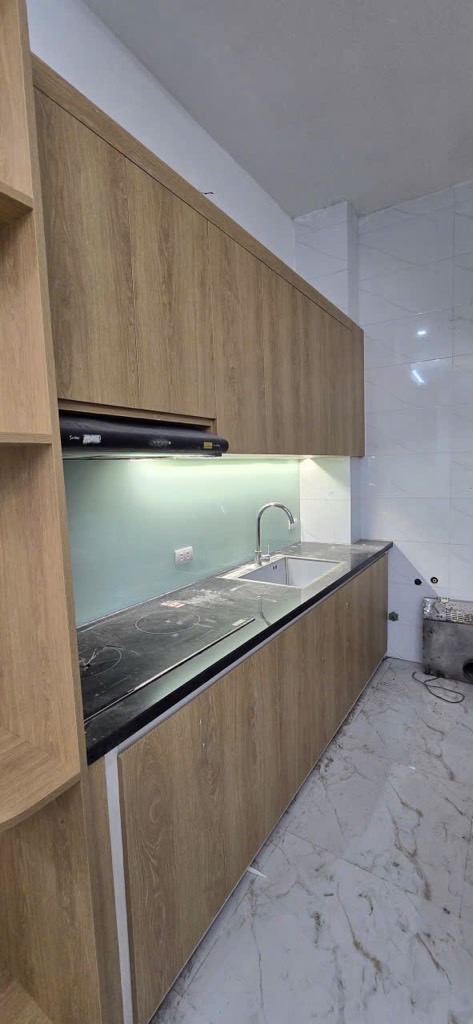 Bán nhà Vĩnh Hưng - diện tích 30m2 5 tầng - Cách ô tô tránh 30m - giá 7,6 tỷ