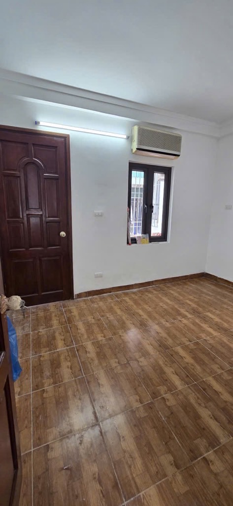 Bán nhà Vĩnh Hưng - diện tích 30m2 5 tầng - Cách ô tô tránh 30m - giá 7,6 tỷ