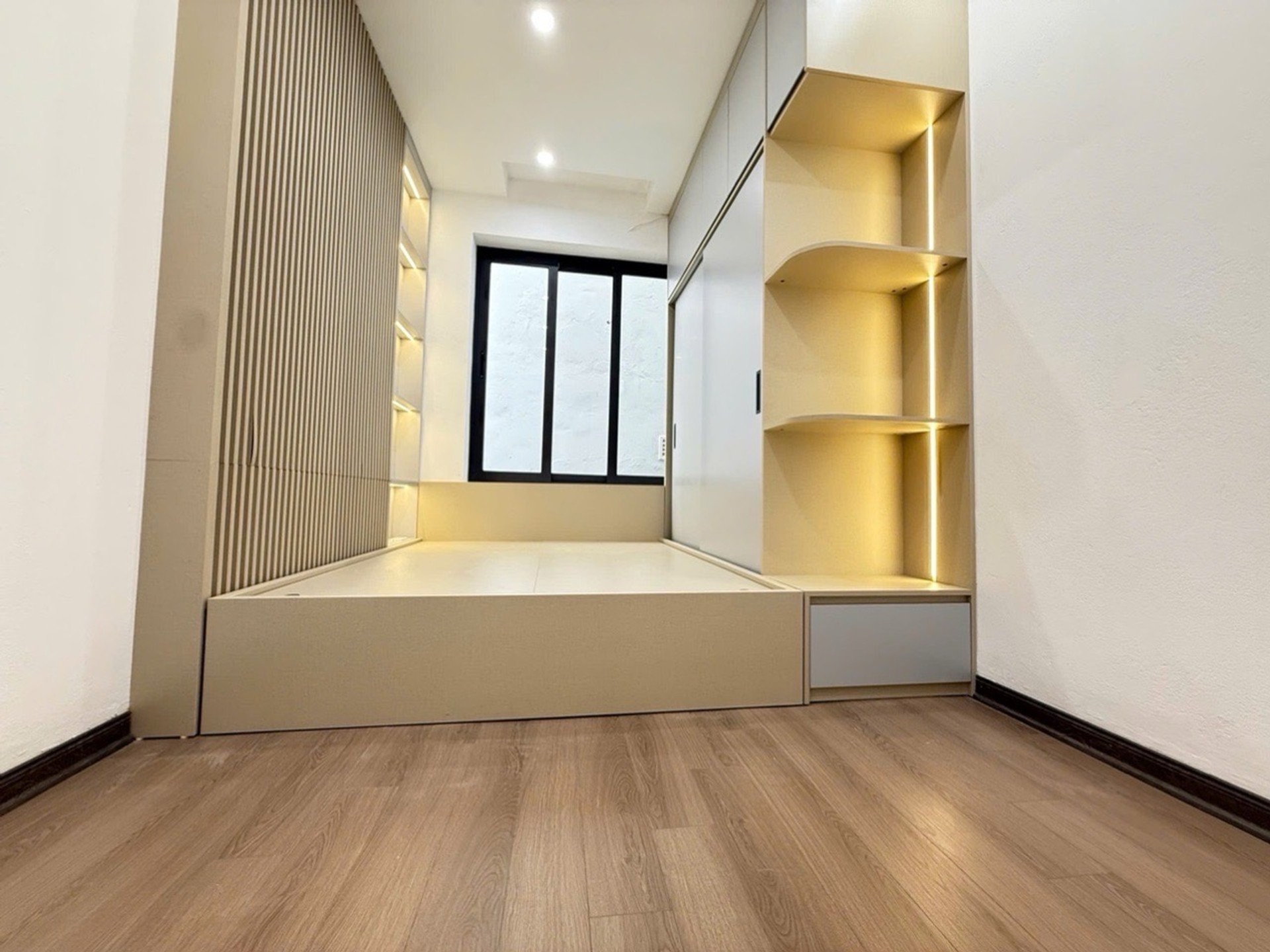 Bán nhà Giảng Võ - diện tích 16m2 4 tầng - Nhà đẹp hiếm có - giá 6,5 tỷ