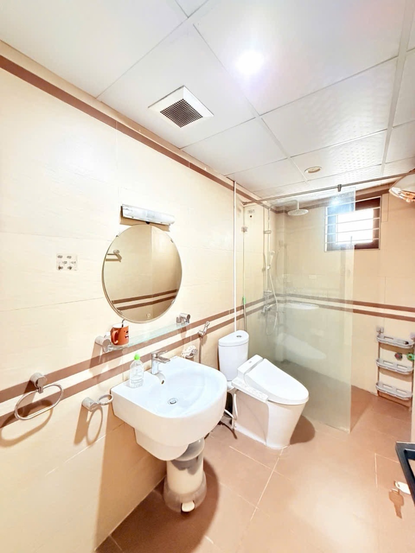 Bán nhà Cự Lộc - diện tích 32m2 6 tầng - Mặt phố lô góc, ô tô tránh - giá 18 tỷ