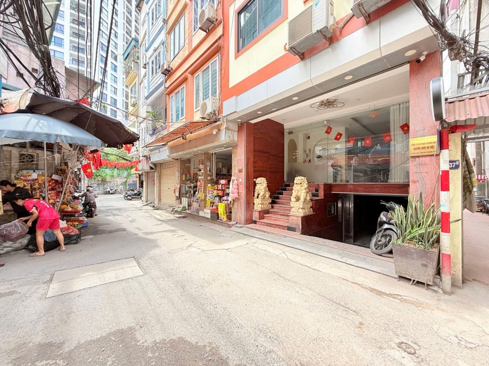 Bán nhà Cự Lộc - diện tích 32m2 6 tầng - Mặt phố lô góc, ô tô tránh - giá 18 tỷ