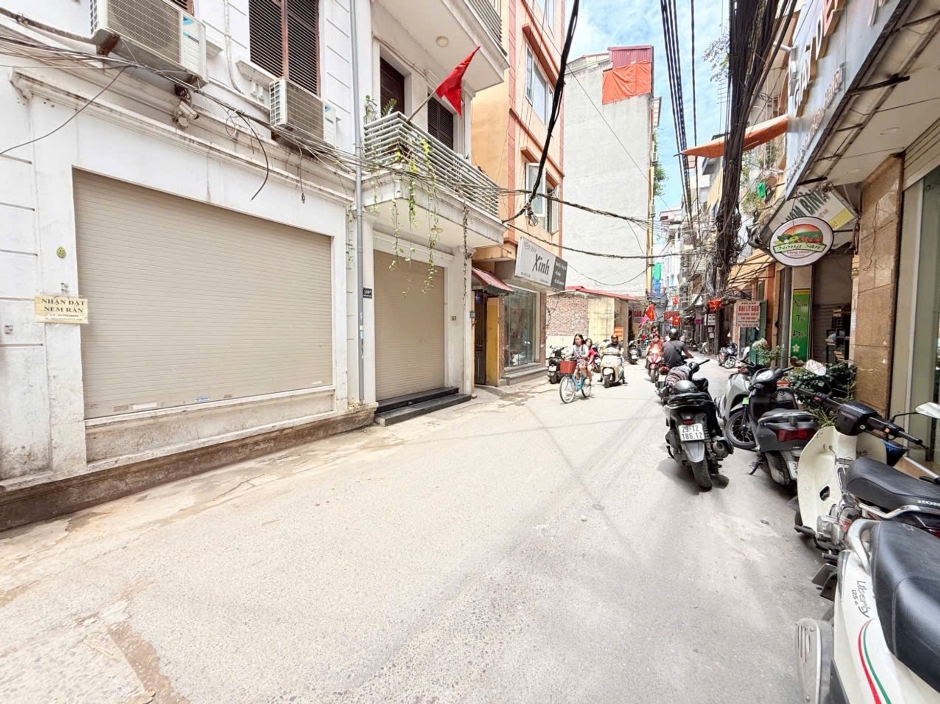 Bán nhà Cự Lộc - diện tích 32m2 6 tầng - Mặt phố lô góc, ô tô tránh - giá 18 tỷ
