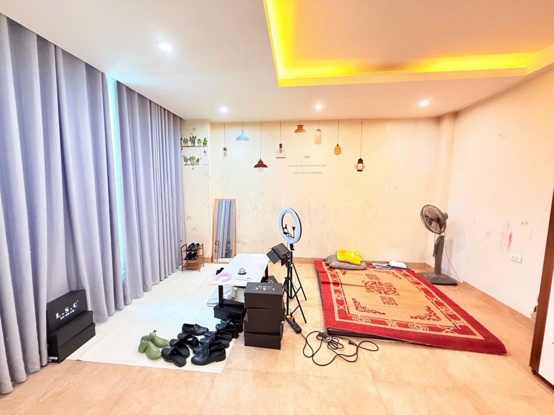 Bán nhà Cự Lộc - diện tích 32m2 6 tầng - Mặt phố lô góc, ô tô tránh - giá 18 tỷ