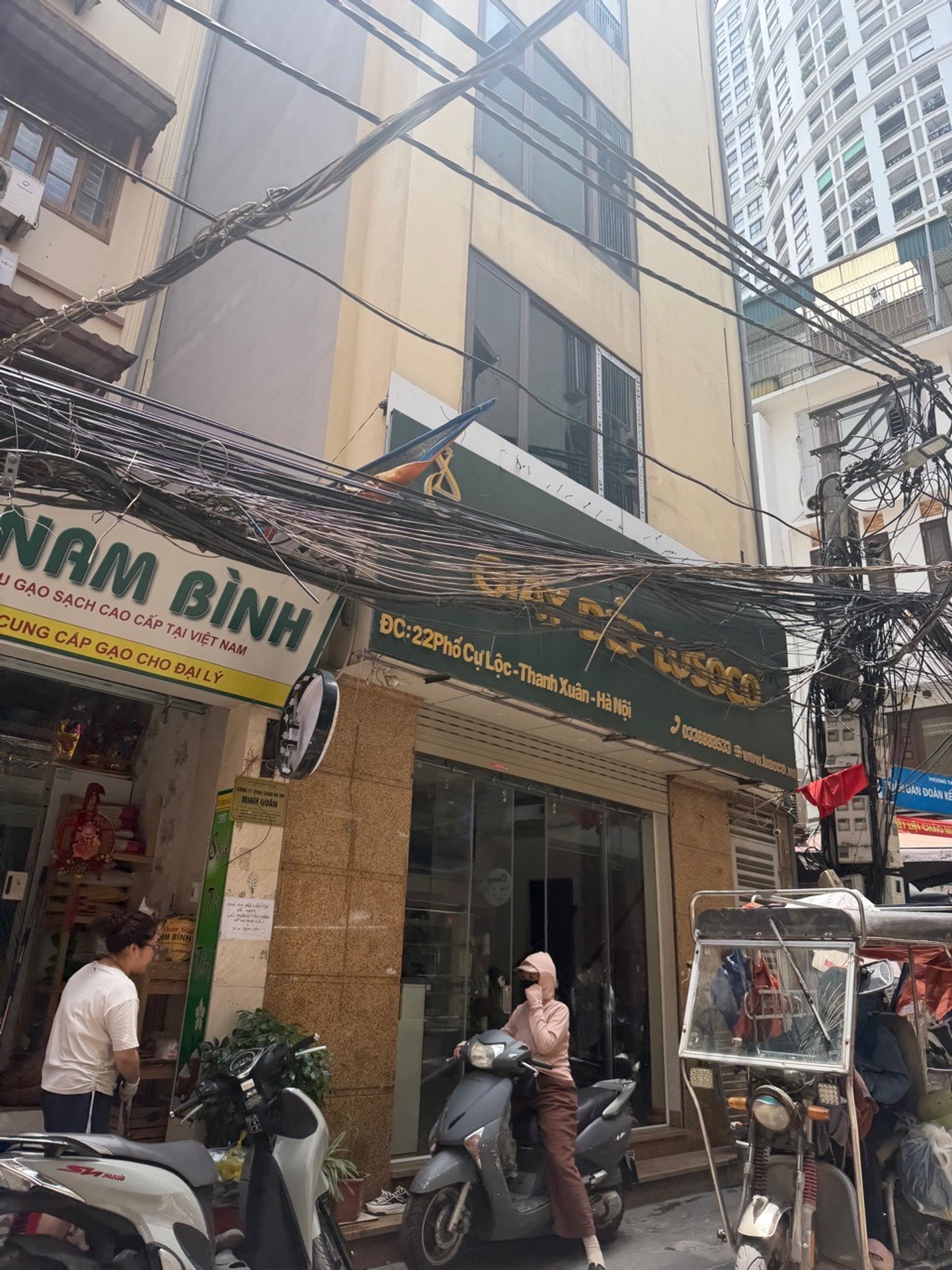 Bán nhà Cự Lộc - diện tích 32m2 6 tầng - Mặt phố lô góc, ô tô tránh - giá 18 tỷ