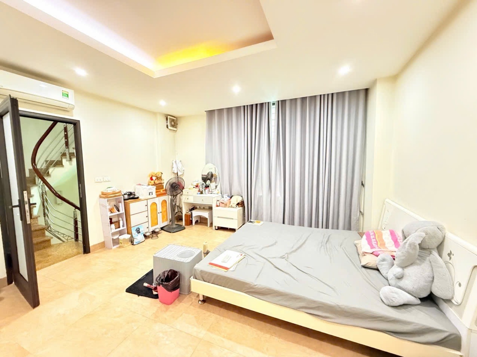 Bán nhà Cự Lộc - diện tích 32m2 6 tầng - Mặt phố lô góc, ô tô tránh - giá 18 tỷ