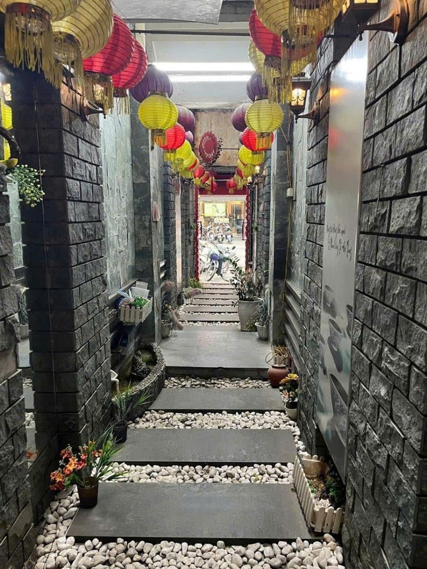 Bán nhà Tuệ Tĩnh - diện tích 70m2 3 tầng - MẶT PHỐ KINH DOANH - giá 29,5 tỷ