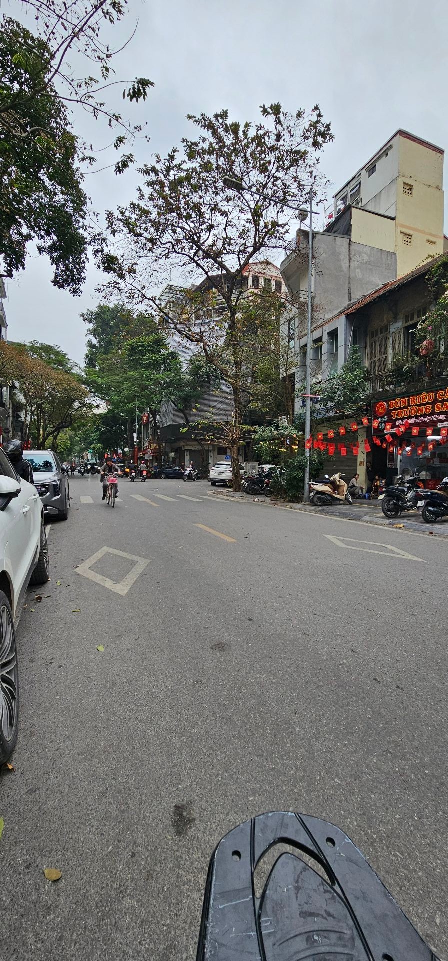 Bán nhà Tuệ Tĩnh - diện tích 70m2 3 tầng - MẶT PHỐ KINH DOANH - giá 29,5 tỷ