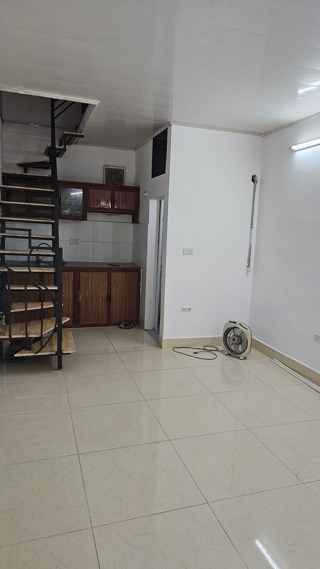 Bán nhà Lĩnh Nam - diện tích 23m2 2 tầng - Nhà 2 tầng nhỏ tiền - giá 1,36 tỷ