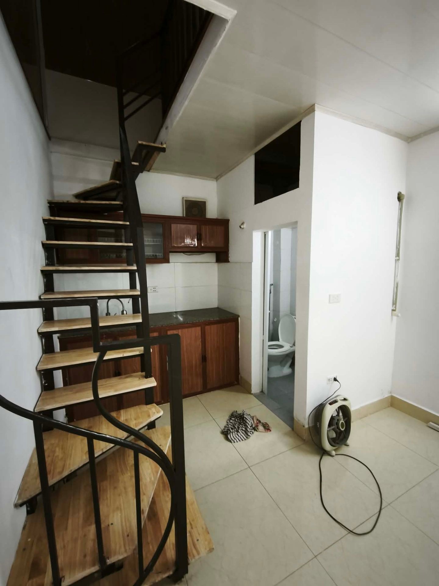 Bán nhà Lĩnh Nam - diện tích 23m2 2 tầng - Nhà 2 tầng nhỏ tiền - giá 1,36 tỷ