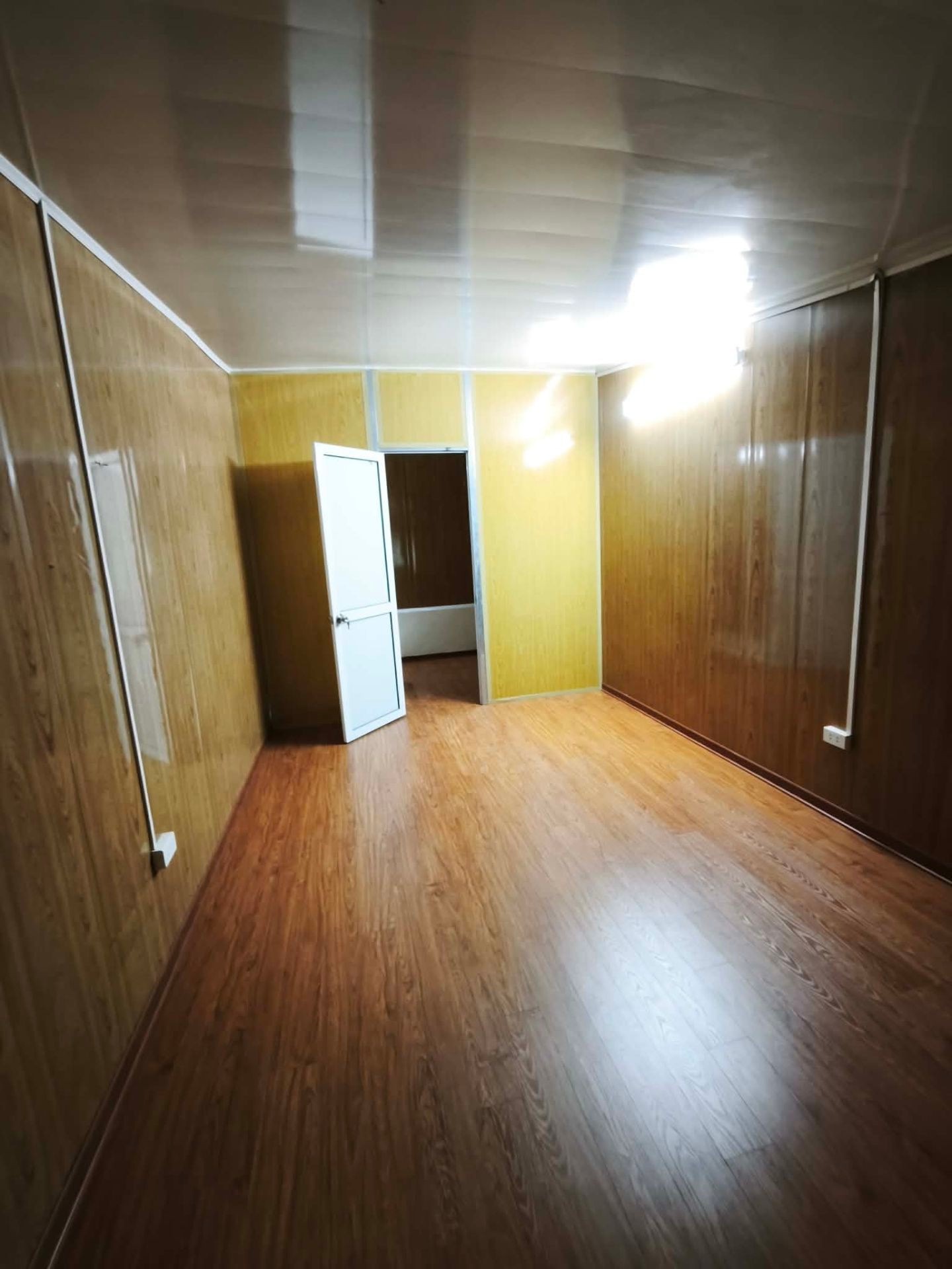 Bán nhà Lĩnh Nam - diện tích 23m2 2 tầng - Nhà 2 tầng nhỏ tiền - giá 1,36 tỷ