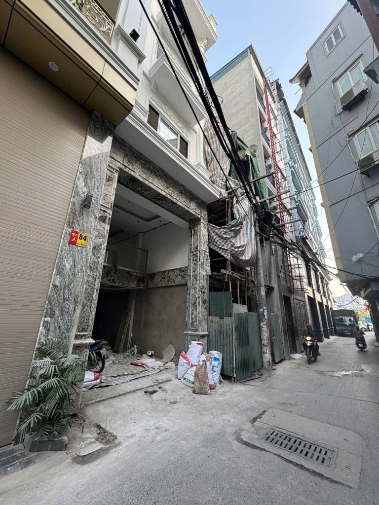 Bán nhà Nguyễn Đức Cảnh - diện tích 73m2 7 tầng - Ô tô đỗ cửa - giá 28 tỷ