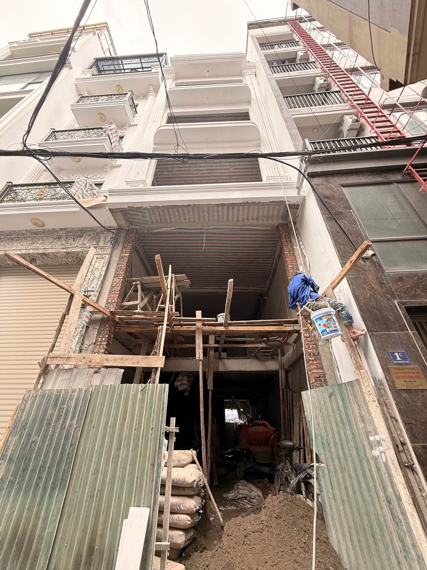 Bán nhà Nguyễn Đức Cảnh - diện tích 73m2 7 tầng - Ô tô đỗ cửa - giá 28 tỷ