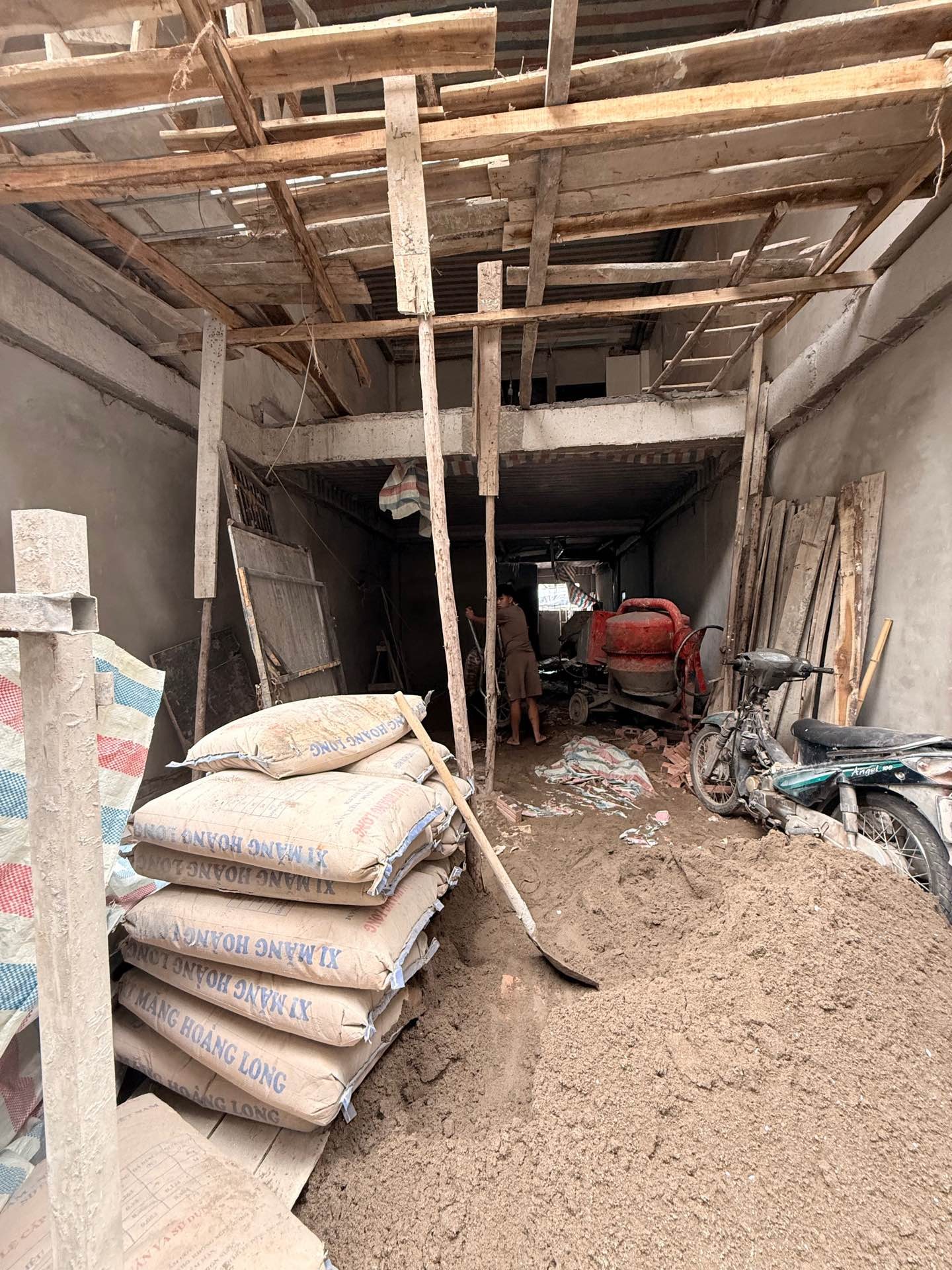 Bán nhà Nguyễn Đức Cảnh - diện tích 73m2 7 tầng - Ô tô đỗ cửa - giá 28 tỷ