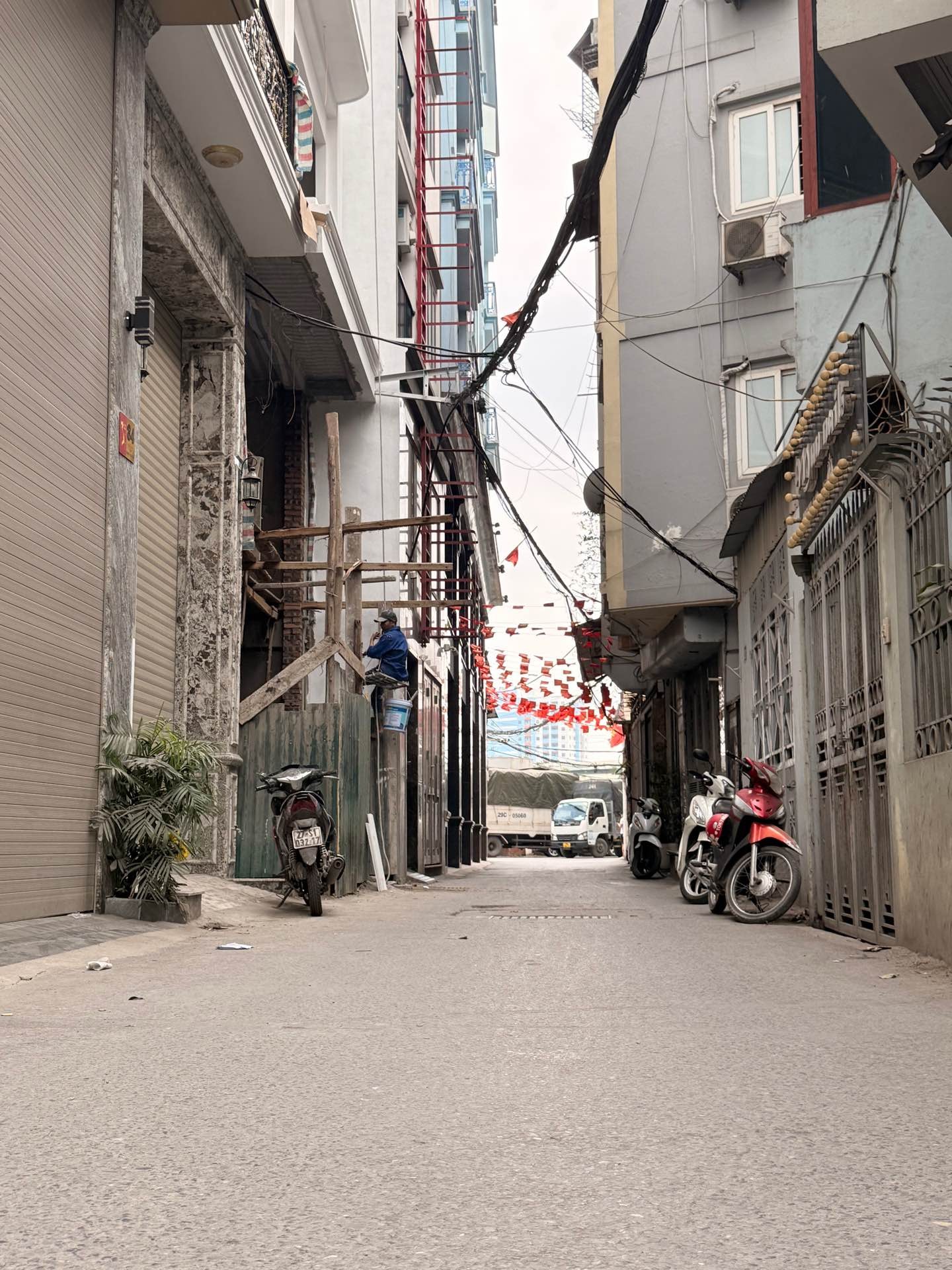 Bán nhà Nguyễn Đức Cảnh - diện tích 73m2 7 tầng - Ô tô đỗ cửa - giá 28 tỷ