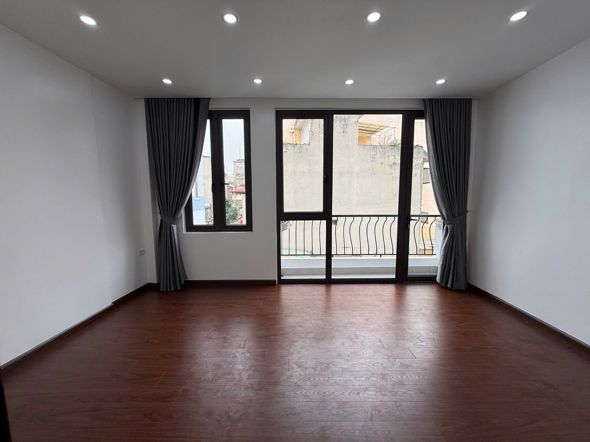 Bán nhà Hoàng Mai - diện tích 23m2 4 tầng - 2 mặt thoáng - giá 6,86 tỷ