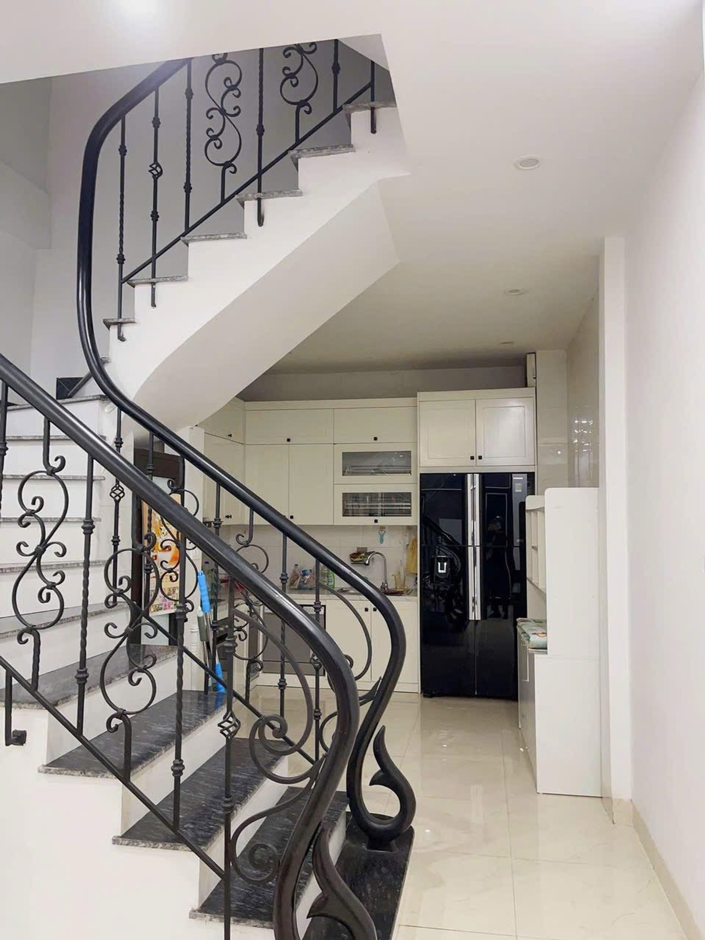 Bán nhà Hai Bà Trưng - diện tích 32m2 5 tầng - Ô TÔ CÁCH 20M - giá 6,9 tỷ