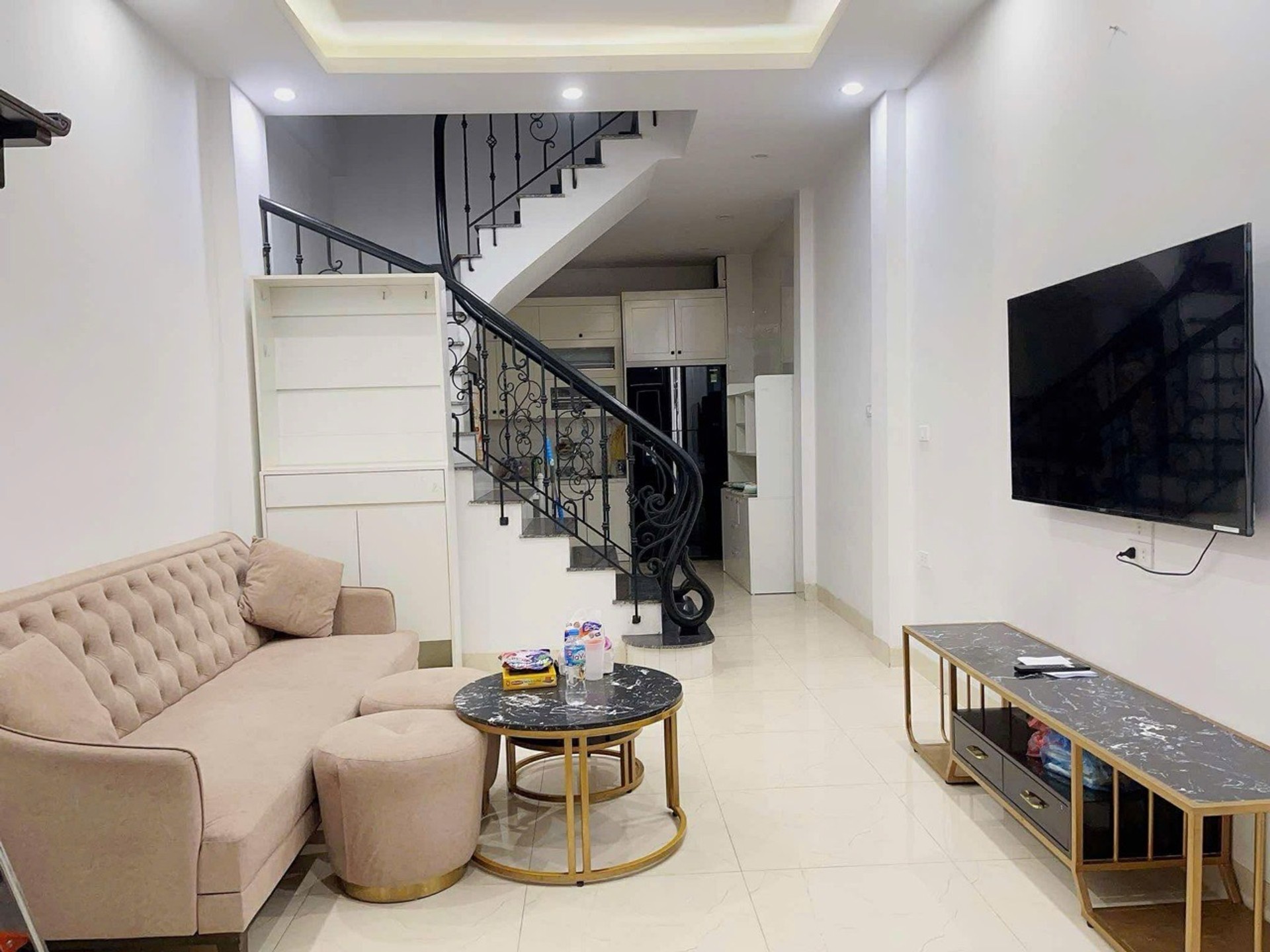 Bán nhà Hai Bà Trưng - diện tích 32m2 5 tầng - Ô TÔ CÁCH 20M - giá 6,9 tỷ
