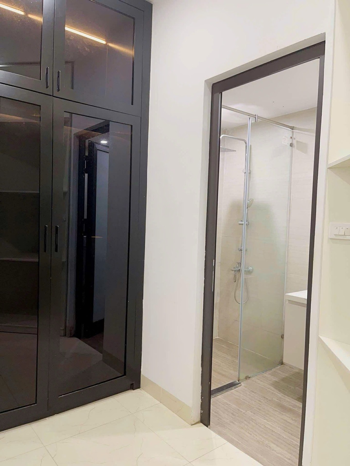 Bán nhà Hai Bà Trưng - diện tích 32m2 5 tầng - Ô TÔ CÁCH 20M - giá 6,9 tỷ