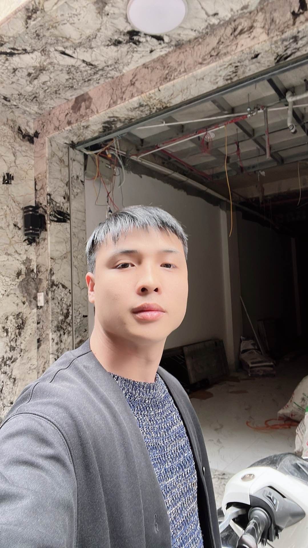 Bán nhà Trung Kính - diện tích 53m2 7 tầng - Ô tô tránh - giá 29,5 tỷ