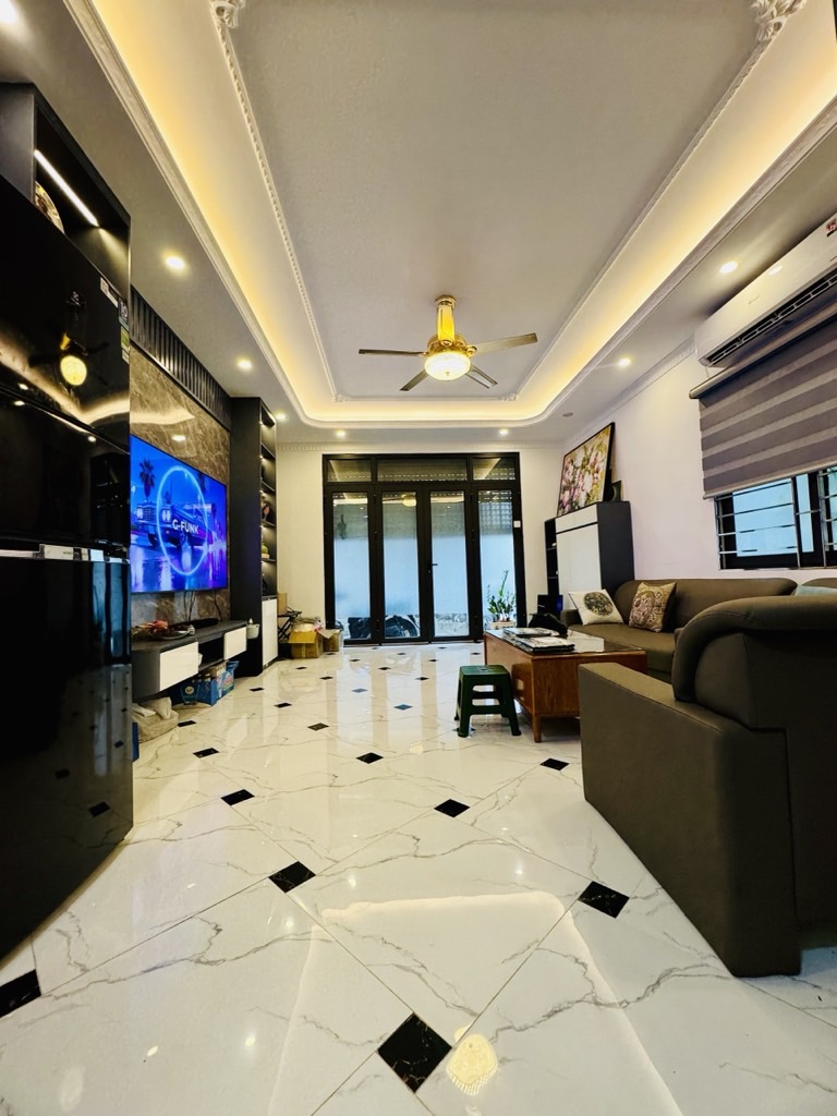 Bán nhà Tam Trinh - diện tích 38m2 5 tầng - LÔ GÓC 2 THOÁNG VĨNH VIỄN - giá 9,3 tỷ
