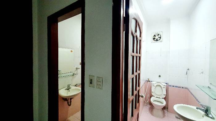 Bán nhà Nguyễn Đức Cảnh - diện tích 67m2 3 tầng - Mặt ngõ thông, kinh doanh - giá 11,8 tỷ
