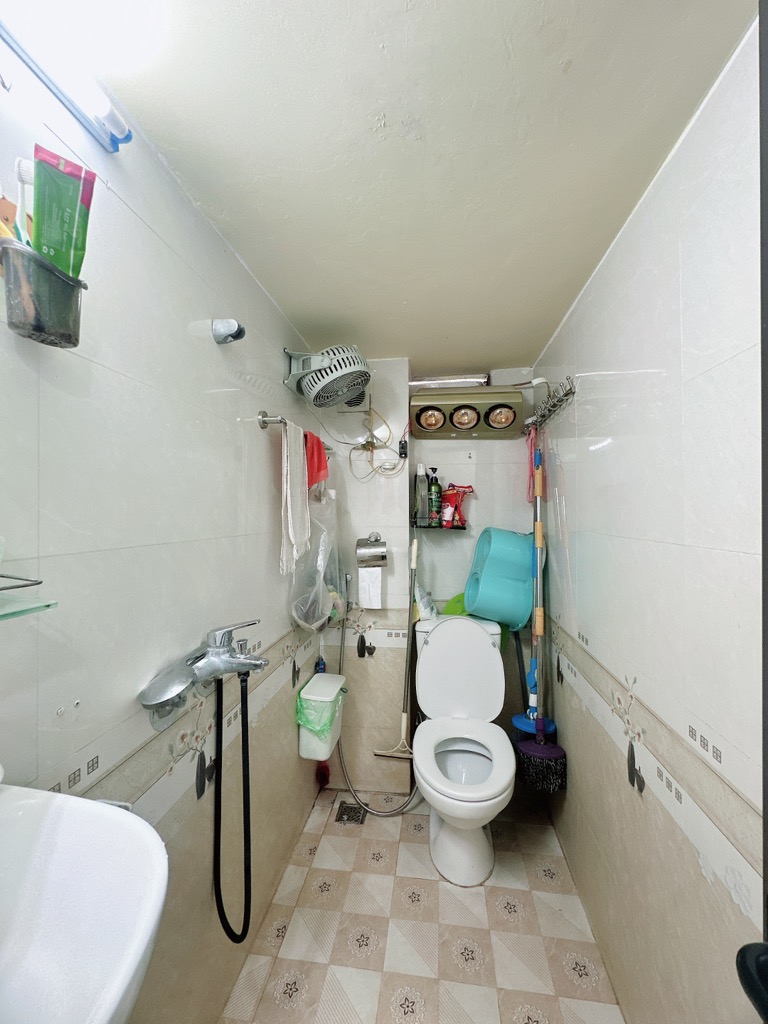 Bán nhà Tân Mai - diện tích 18m2 4 tầng - Ô TÔ QUA - giá 9,5 tỷ