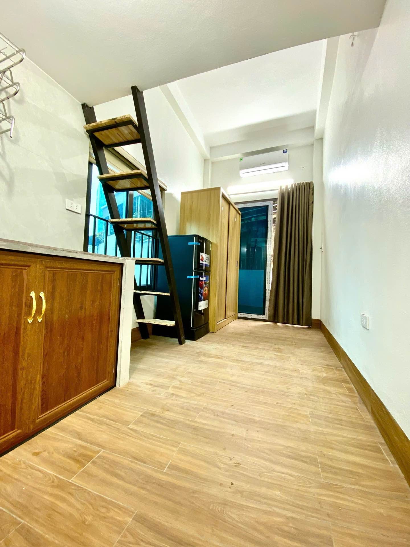 Bán nhà Đê La Thành - diện tích 103.5m2 7 tầng - Chỉ có 1 mặt tiền - giá 27,5 tỷ