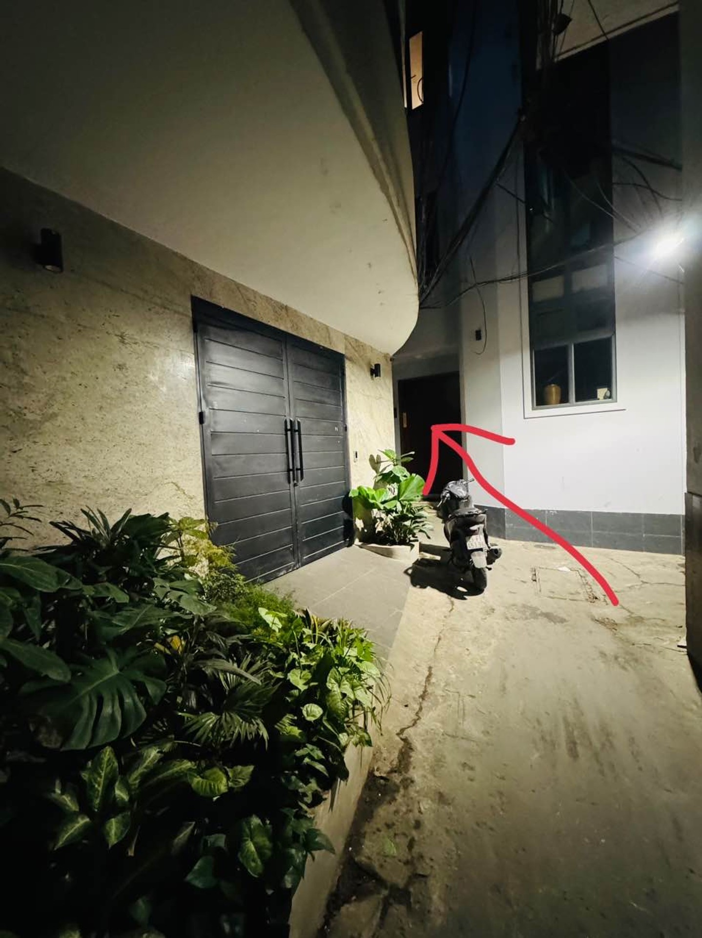 Bán nhà Đê La Thành - diện tích 103.5m2 7 tầng - Chỉ có 1 mặt tiền - giá 27,5 tỷ