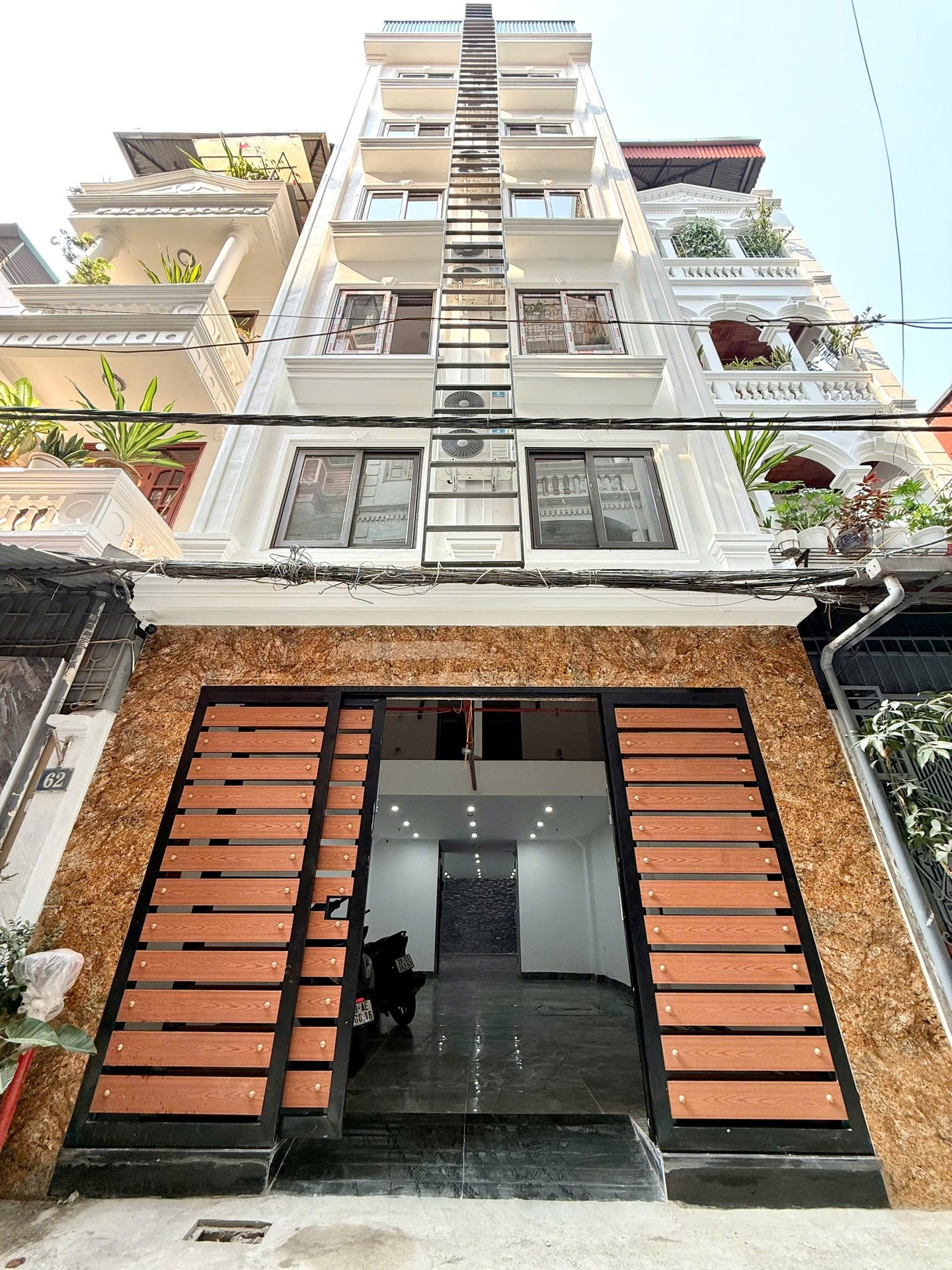 Bán nhà Khương Trung - diện tích 95m2 7 tầng - Ô TÔ TRÁNH - giá 35 tỷ