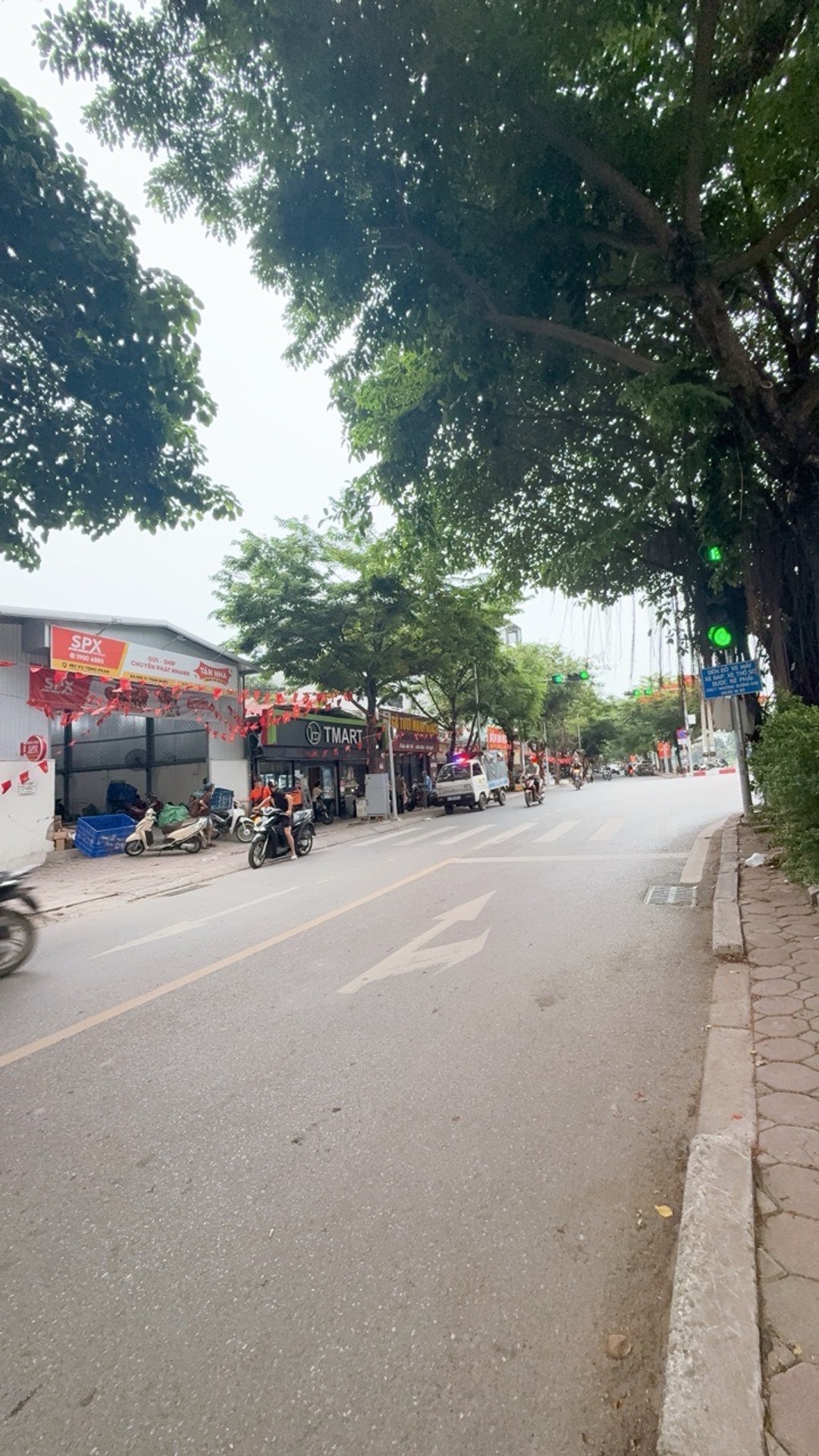 Bán nhà Vũ Tông Phan - diện tích 39m2 4 tầng - Lô góc - giá 30 tỷ