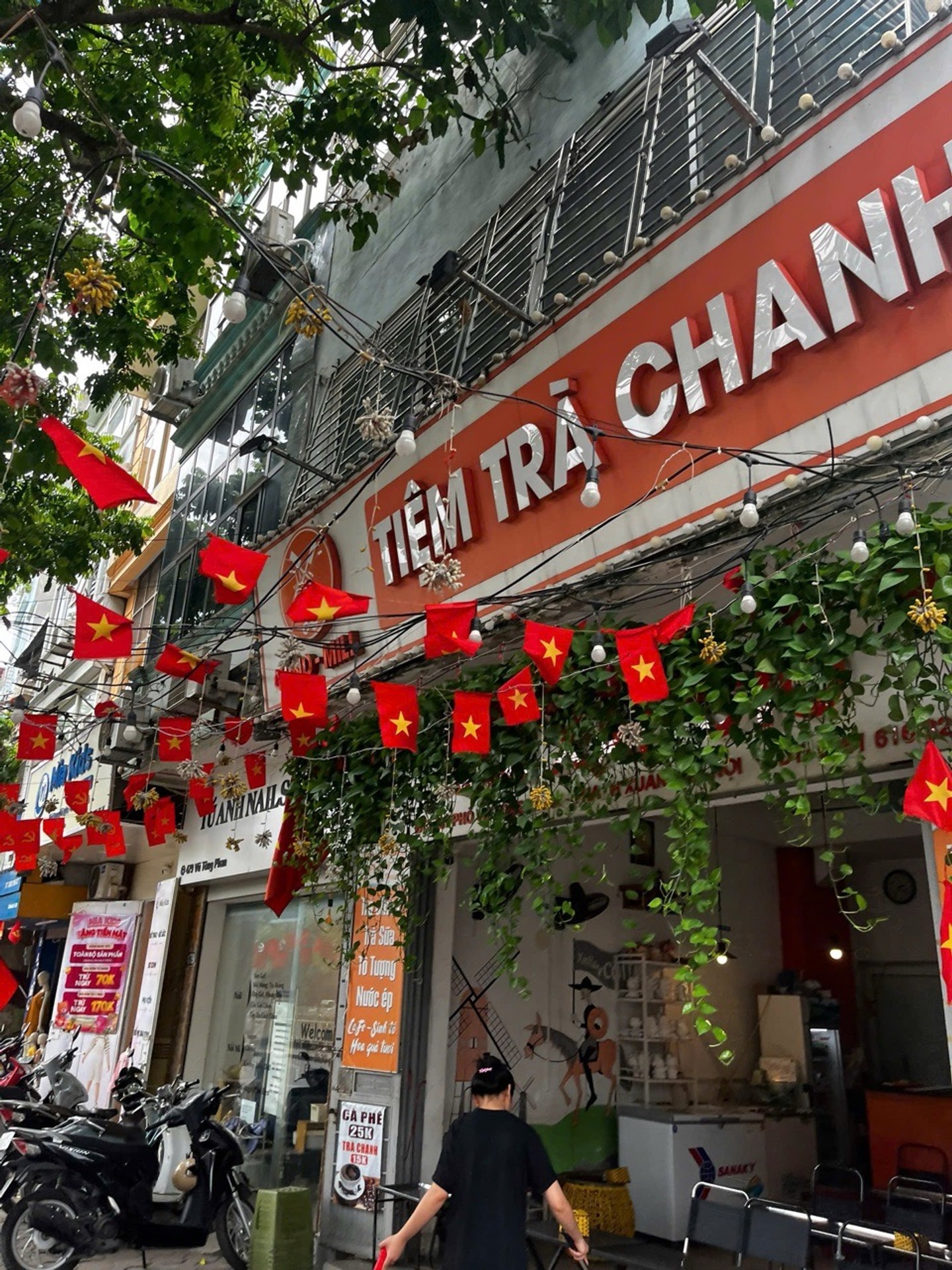 Bán nhà Vũ Tông Phan - diện tích 39m2 4 tầng - Lô góc - giá 30 tỷ