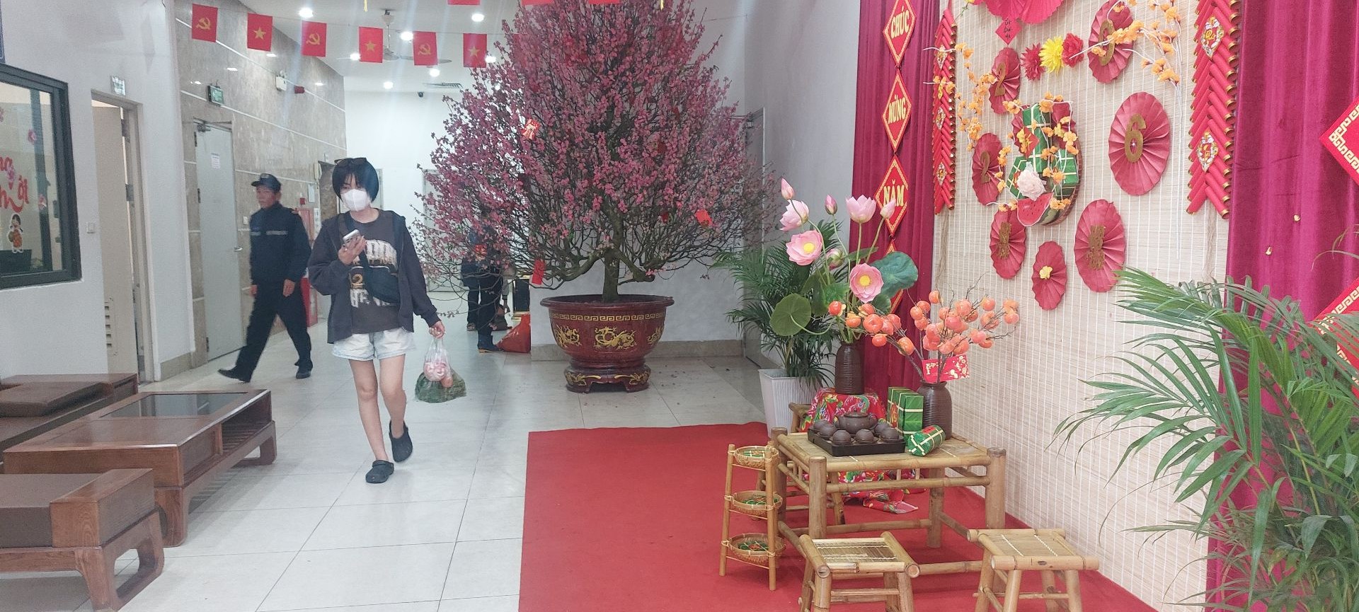 Bán nhà Hoàng Mai - diện tích 100m2 1 tầng - CĂN GÓC - NỘI THẤT ĐẸP - TIỆN ÍCH! - giá 10,8 tỷ