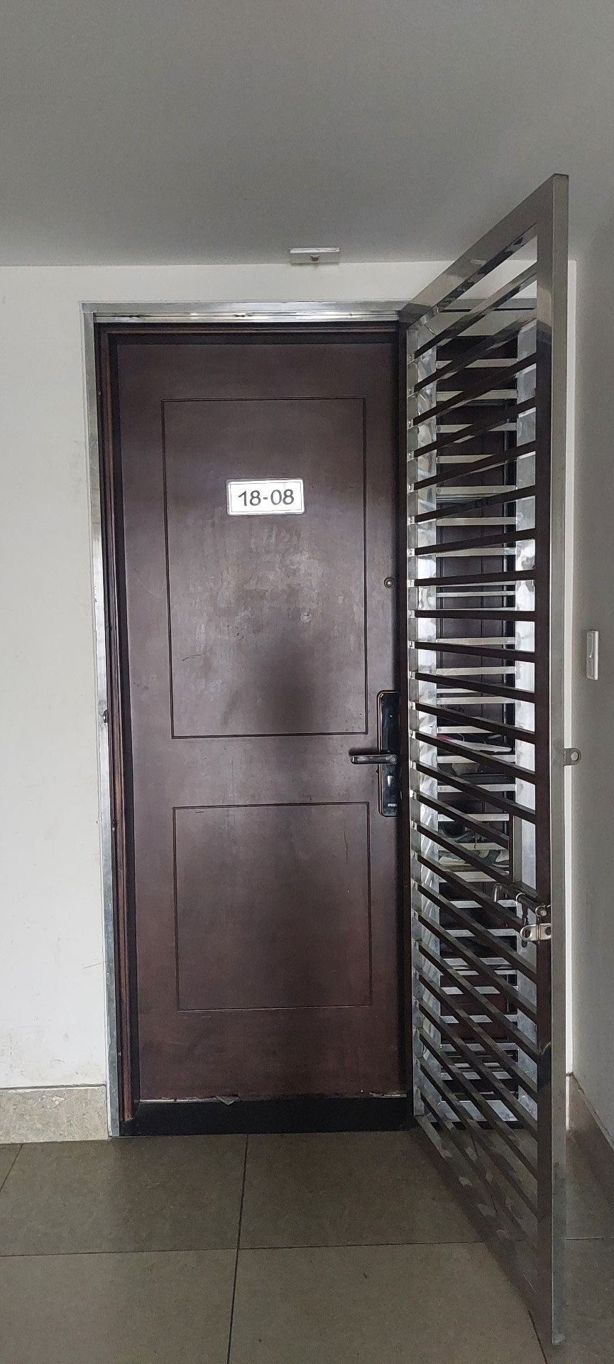 Bán nhà Hoàng Mai - diện tích 100m2 1 tầng - CĂN GÓC - NỘI THẤT ĐẸP - TIỆN ÍCH! - giá 10,8 tỷ