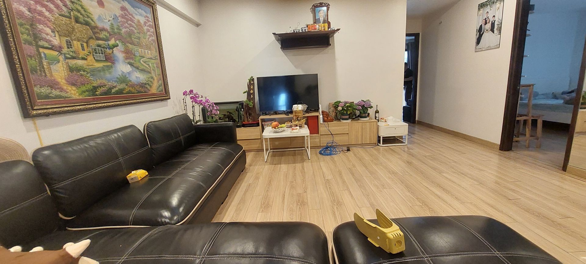 Bán nhà Hoàng Mai - diện tích 100m2 1 tầng - CĂN GÓC - NỘI THẤT ĐẸP - TIỆN ÍCH! - giá 10,8 tỷ