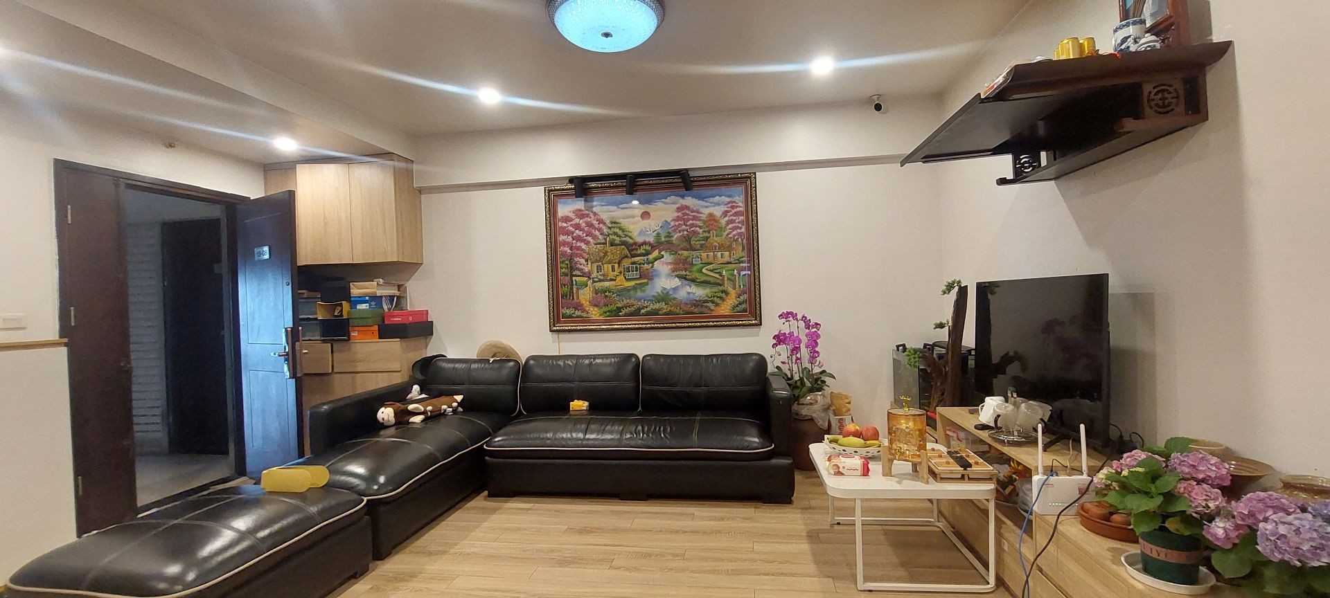 Bán nhà Hoàng Mai - diện tích 100m2 1 tầng - CĂN GÓC - NỘI THẤT ĐẸP - TIỆN ÍCH! - giá 10,8 tỷ