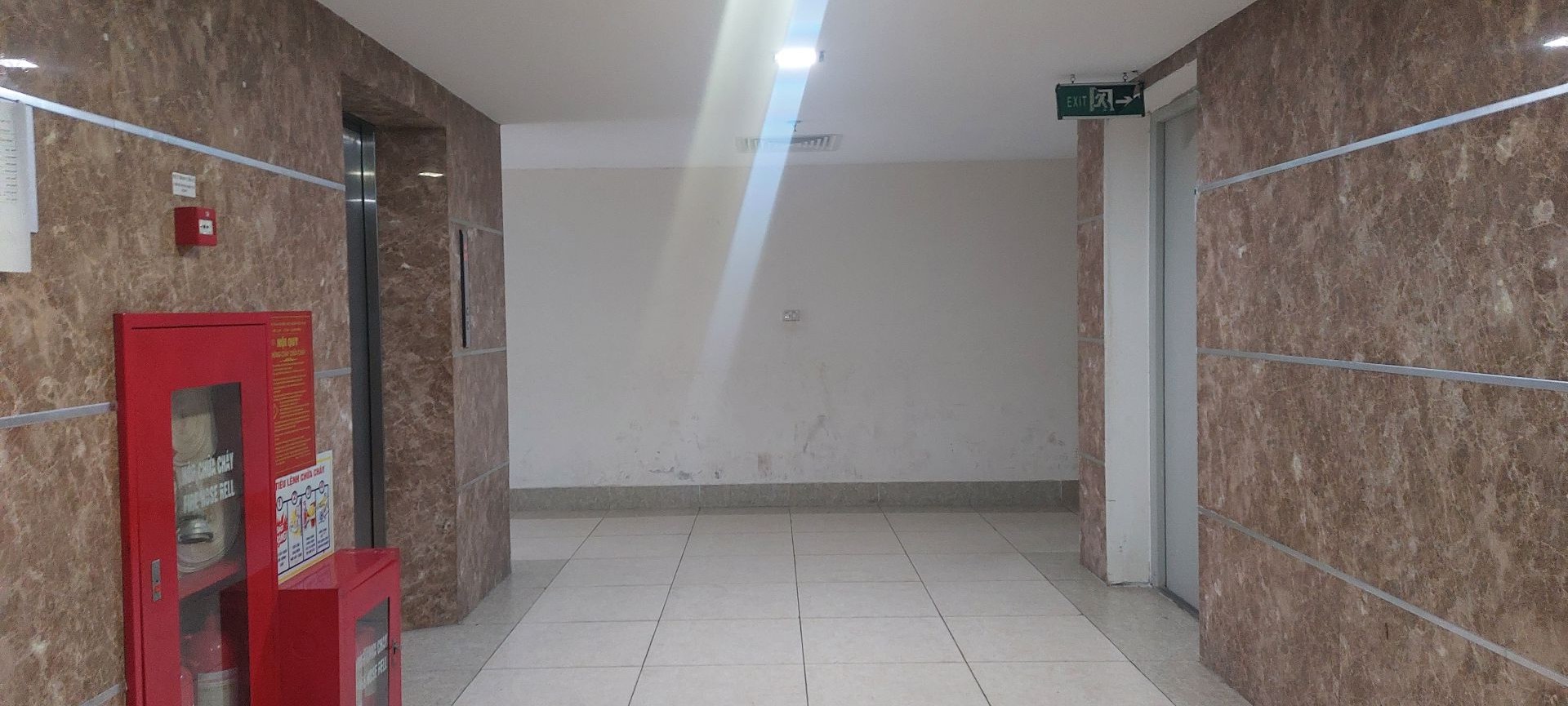 Bán nhà Hoàng Mai - diện tích 100m2 1 tầng - CĂN GÓC - NỘI THẤT ĐẸP - TIỆN ÍCH! - giá 10,8 tỷ