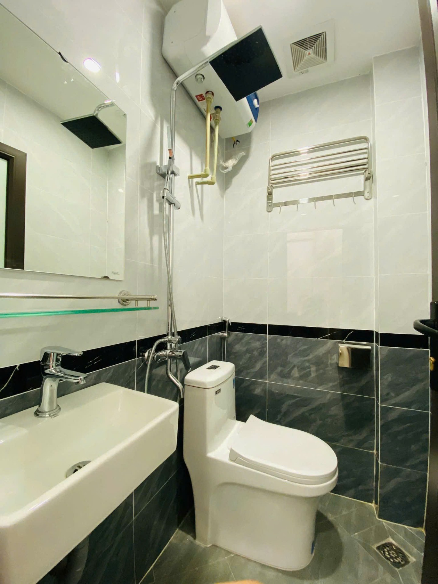 Bán nhà Chính Kinh - diện tích 75m2 7 tầng - Cực hiếm - giá 19 tỷ